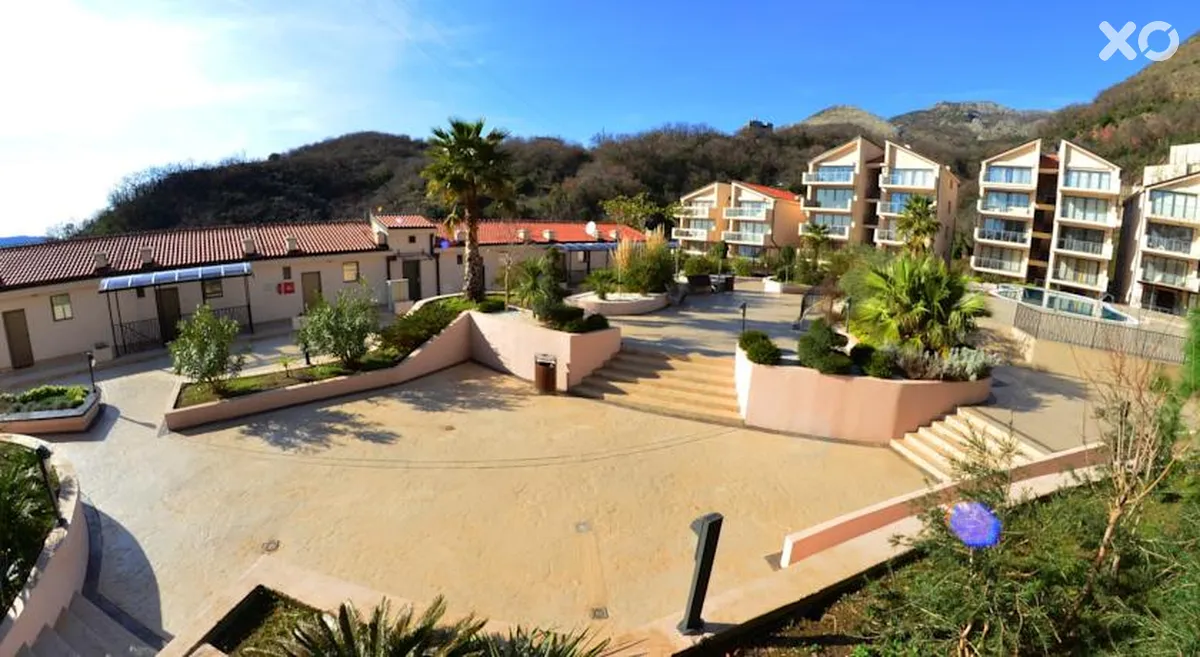 Blue Horizon Apartments
