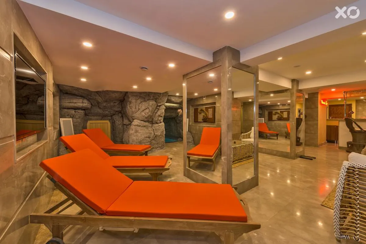 Glorious Hotel