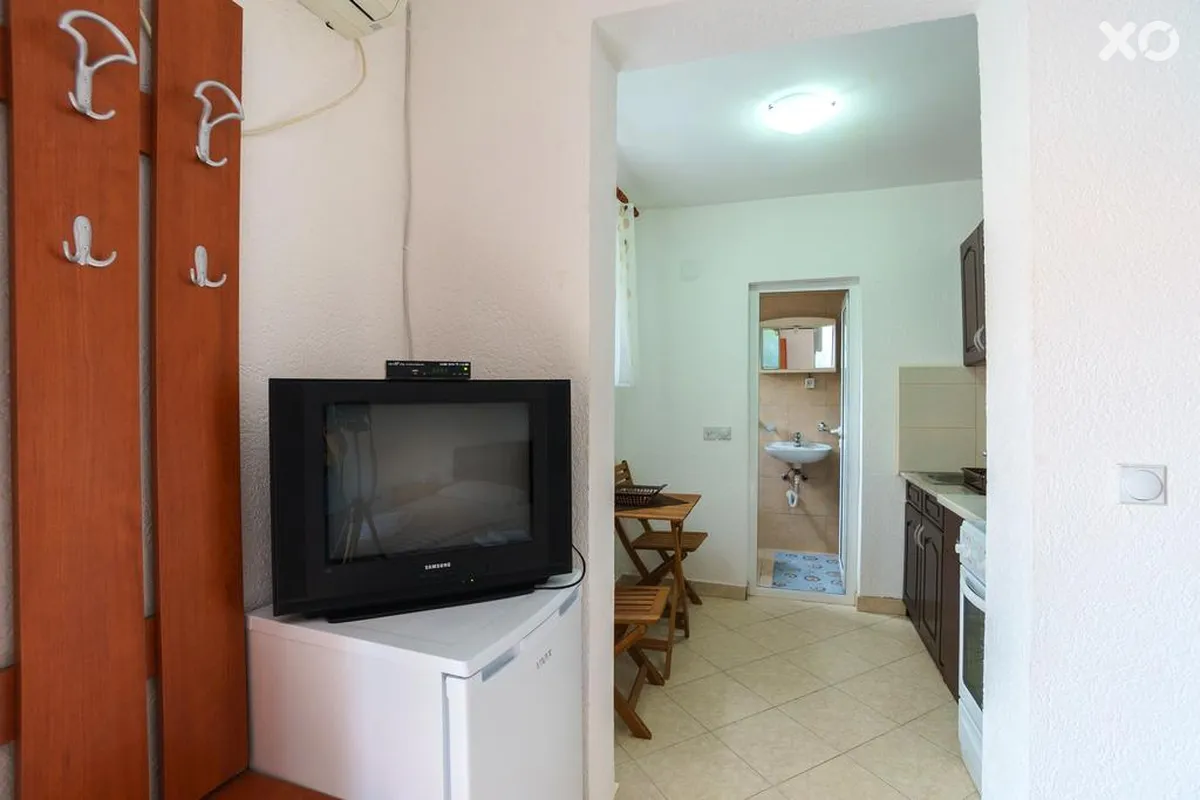 Lora Apartments