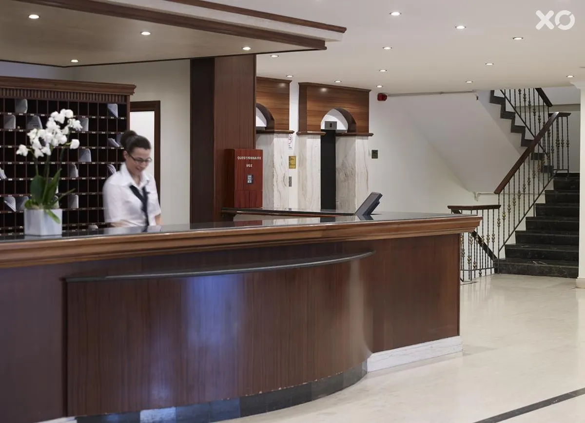 Mitsis Petit Palais Beach Hotel