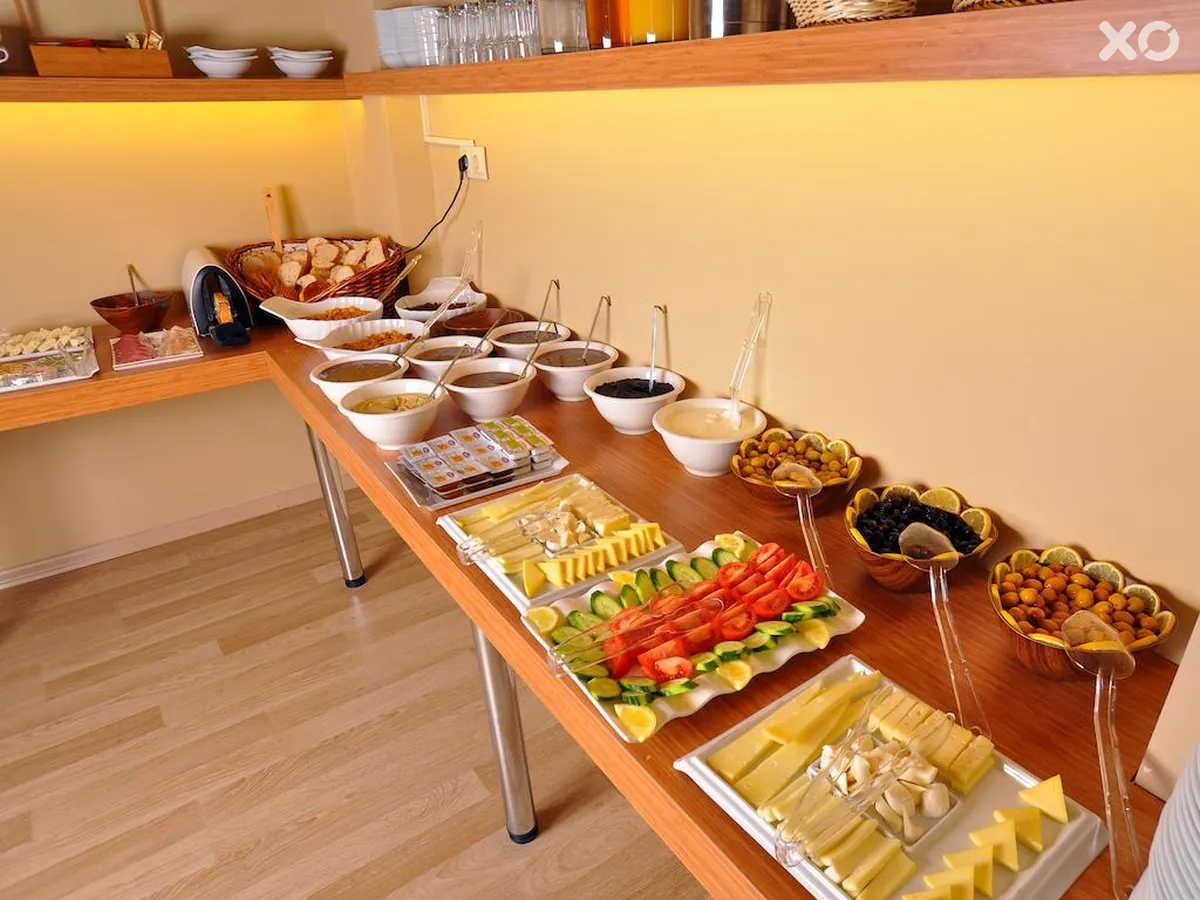 Divan-i Ali Hotel