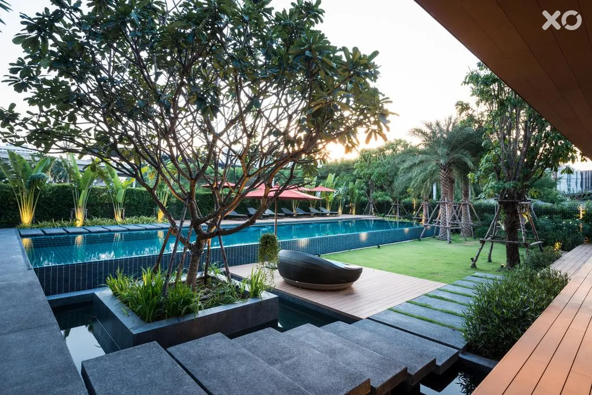 The Silver Palm Hotel