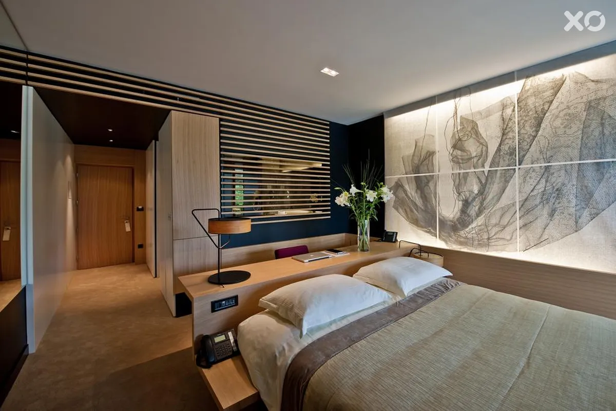 Lone Hotel