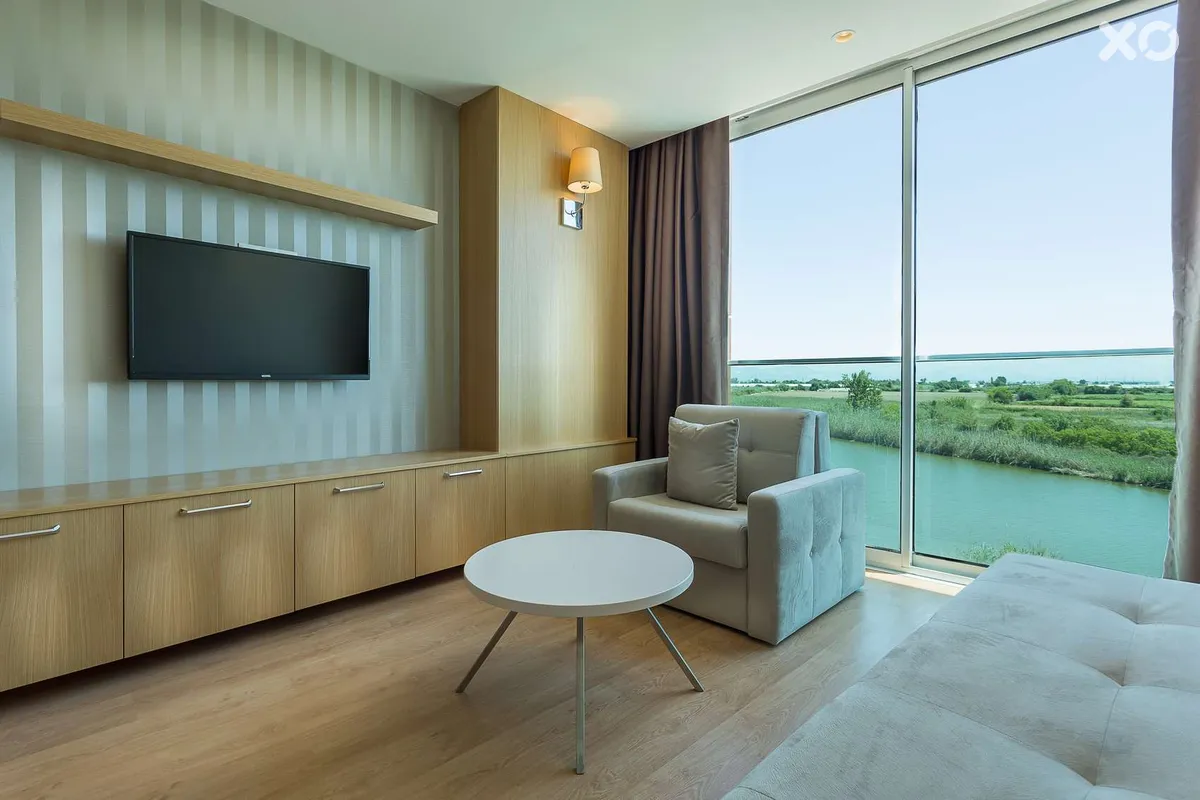 Aska Lara River Suite