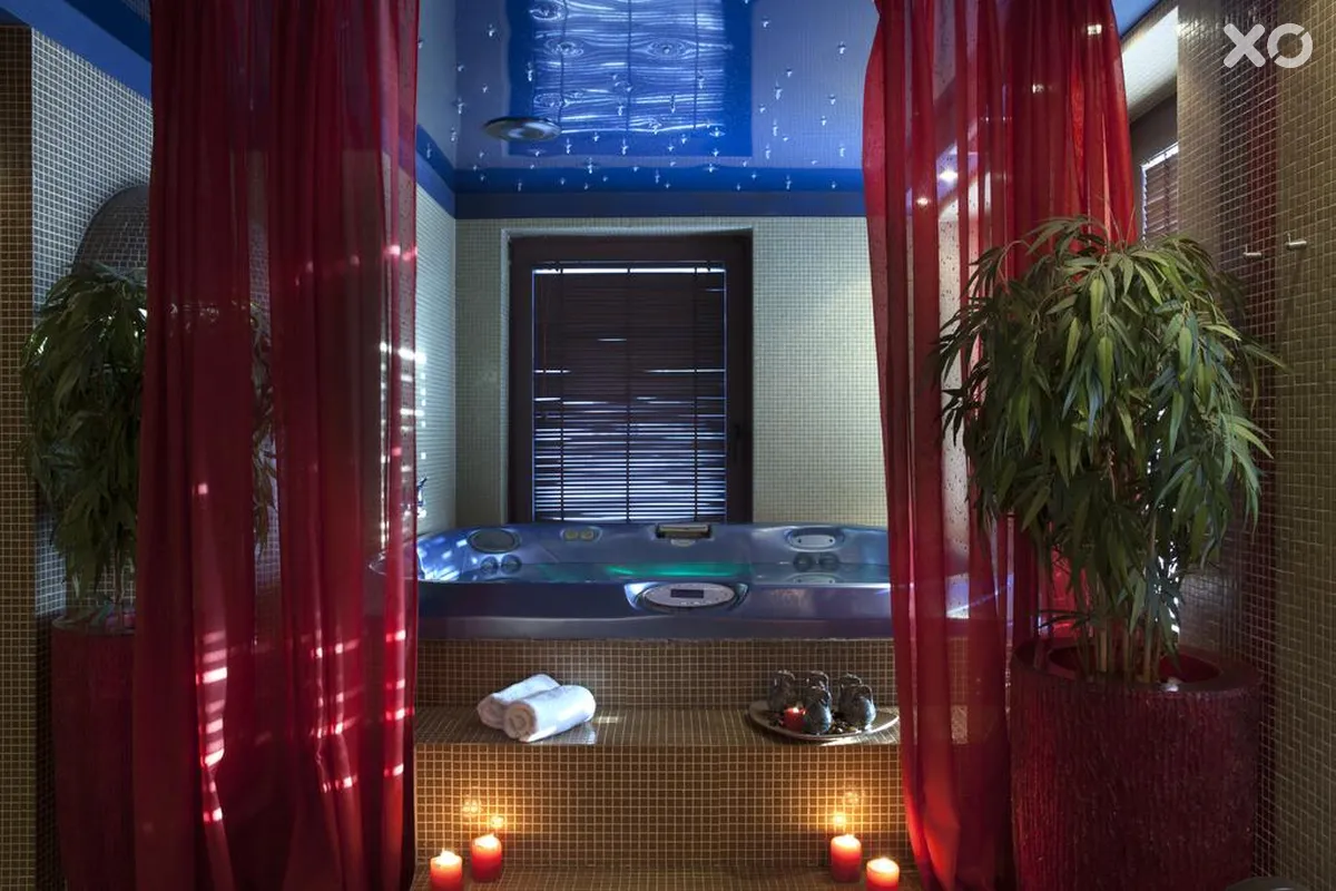 Lazart Hotel