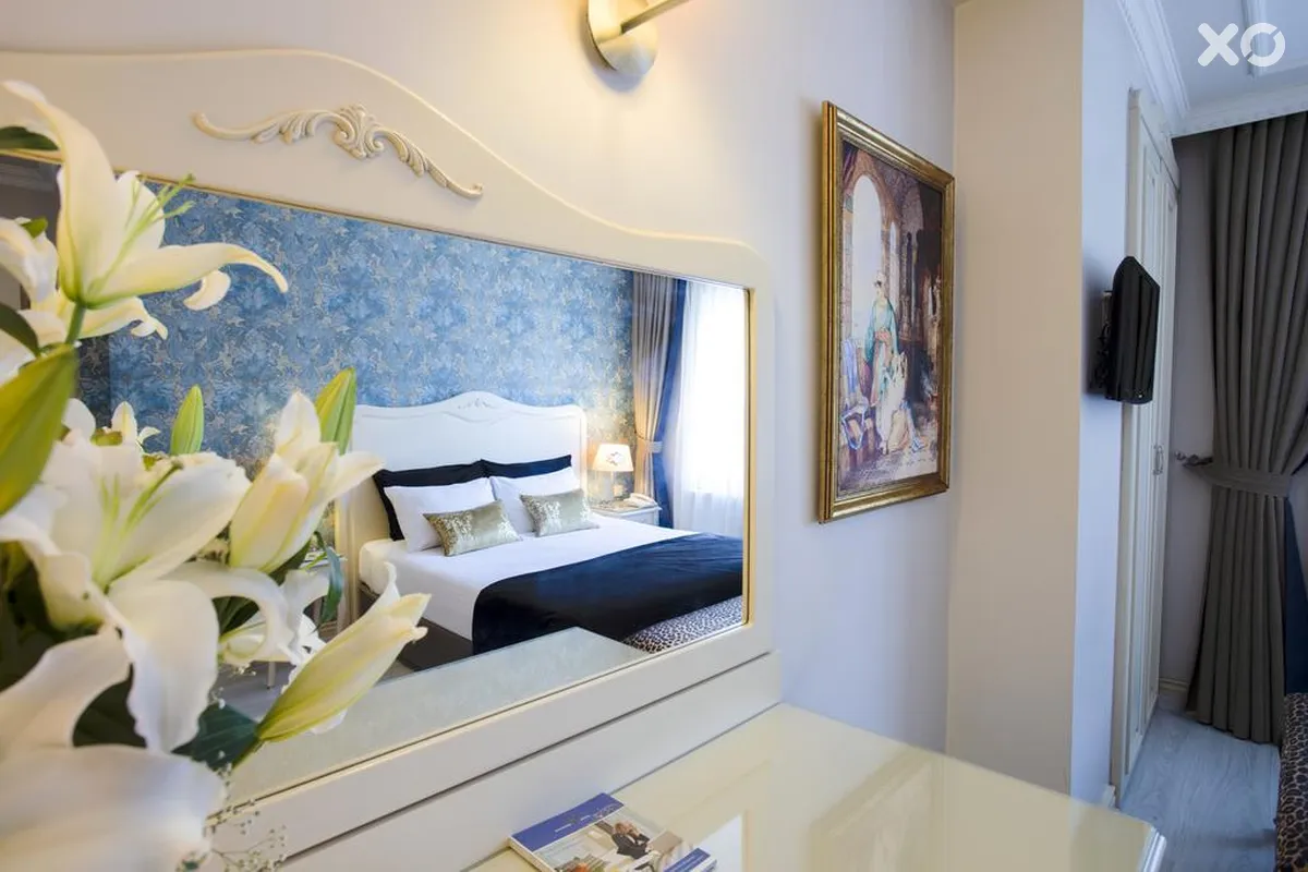 Raymond Hotel