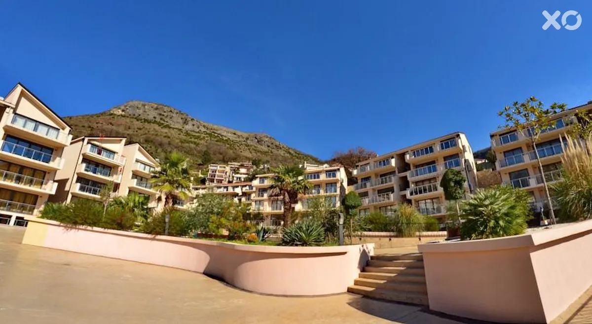 Blue Horizon Apartments