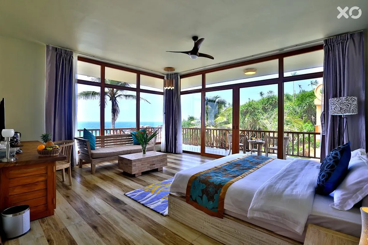 Thaproban Pavilion Waves Unawatuna