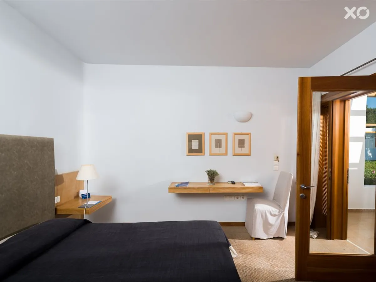 Minos Beach Art Hotel