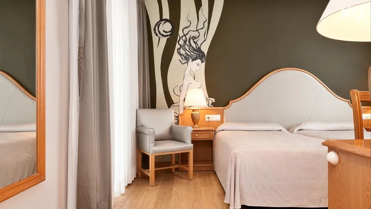 Monica Hotel