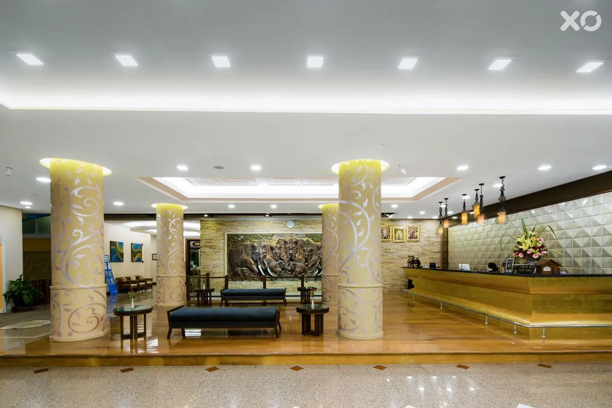Aiyara Palace Hotel