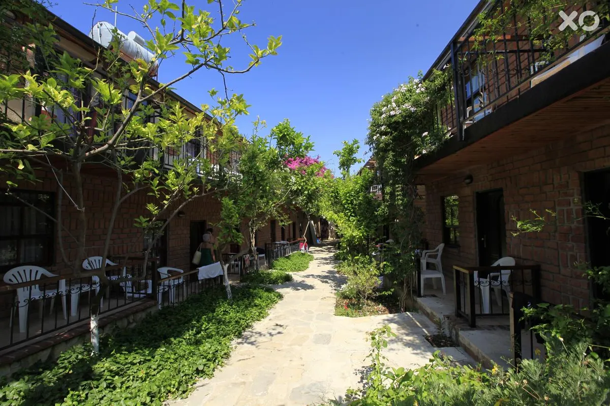 Leda Beach Hotel