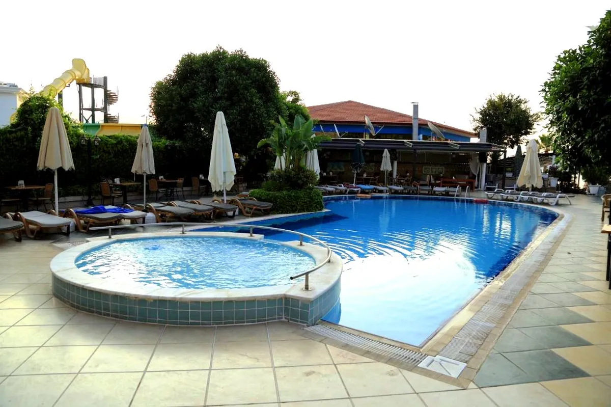Romance Hotel