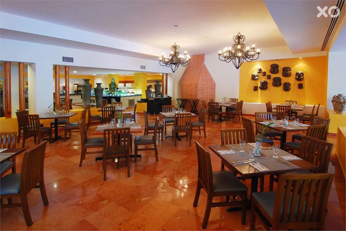 Grand Oasis Palm
