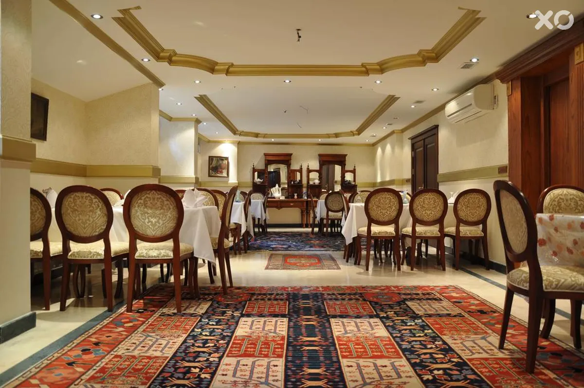 Aruna Hotel