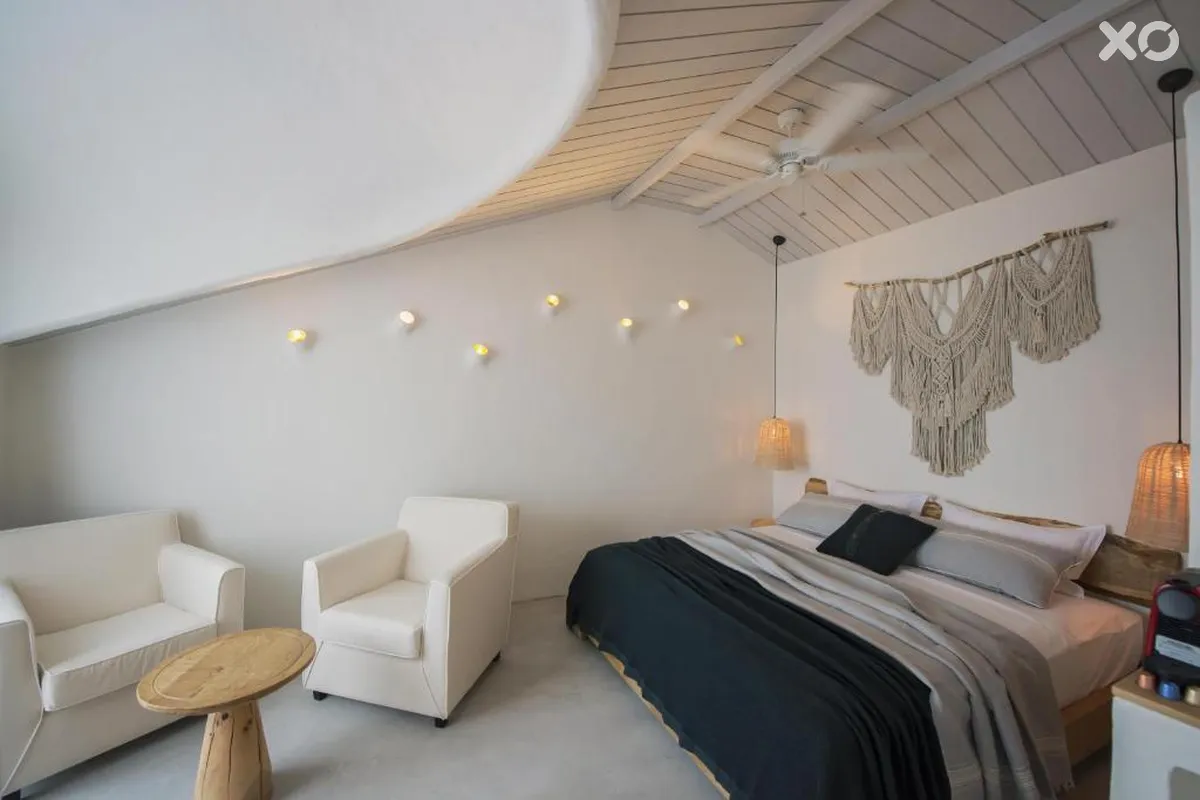 Yacht Boheme Hotel