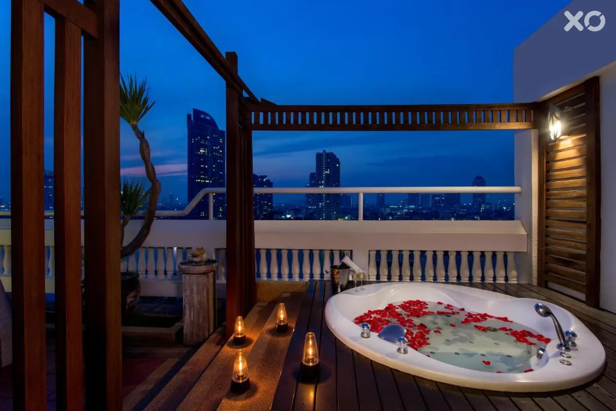 Ramada Plaza by Wyndham Bangkok Menam Riverside