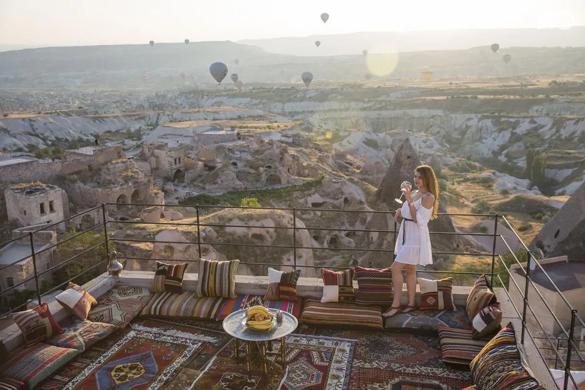 Helike Cave Hotel