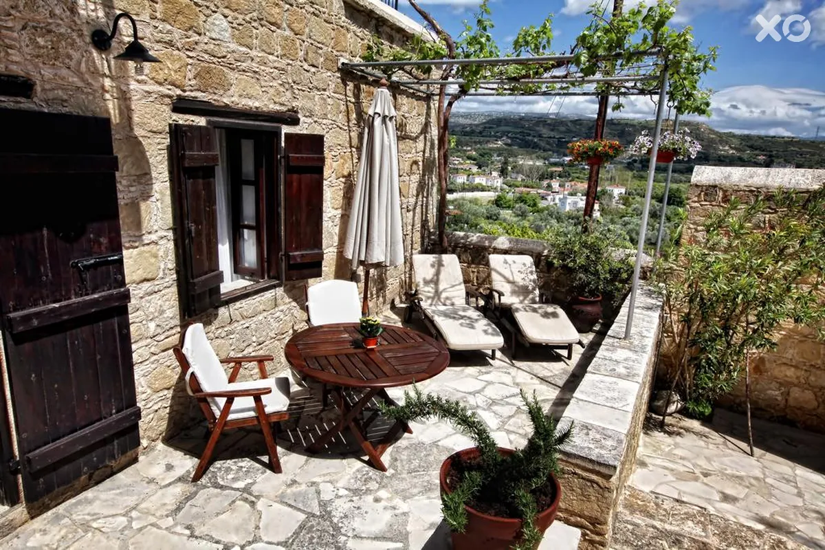 Leonidas Village Houses