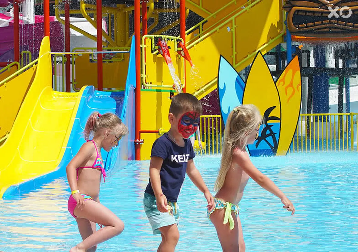 Club Aqua Plaza