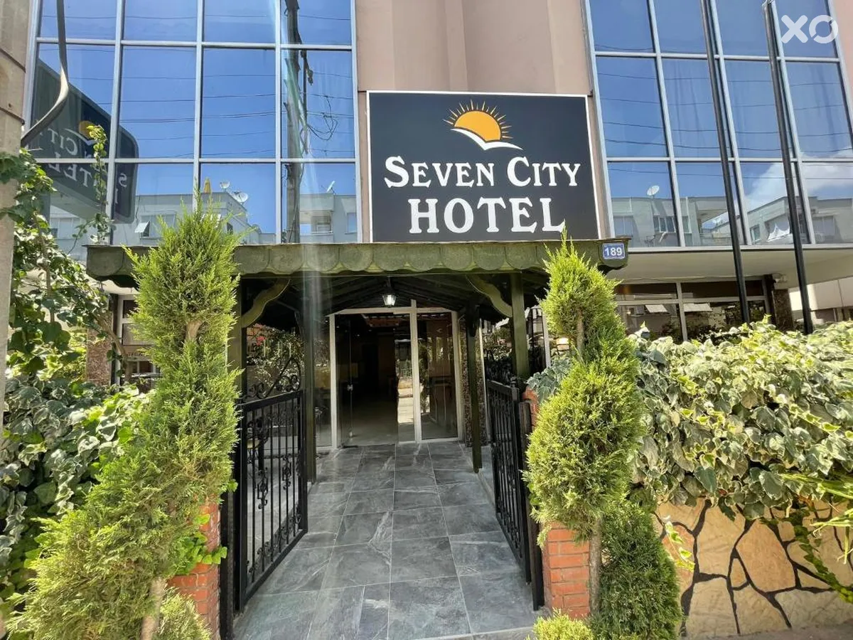 Seven City Hotel