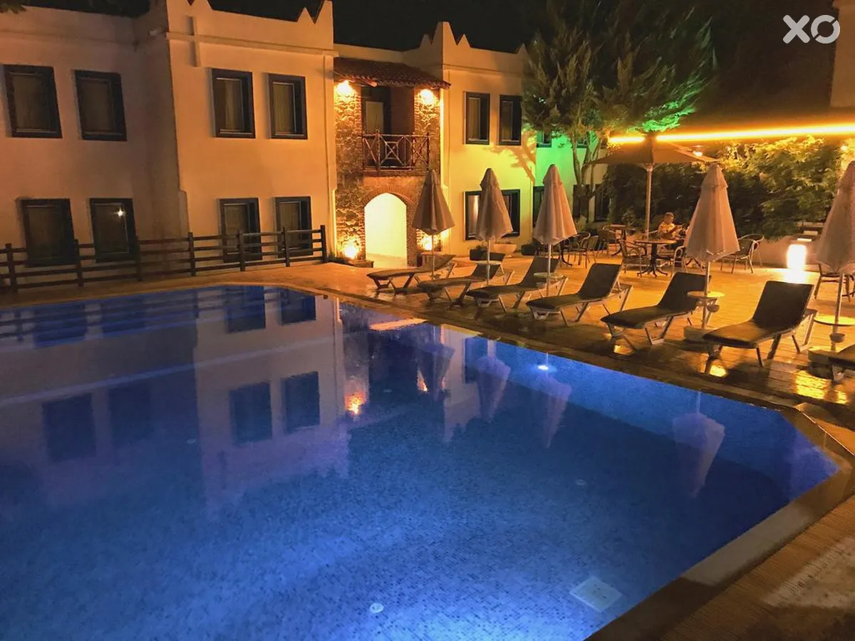 Atrium Hotel