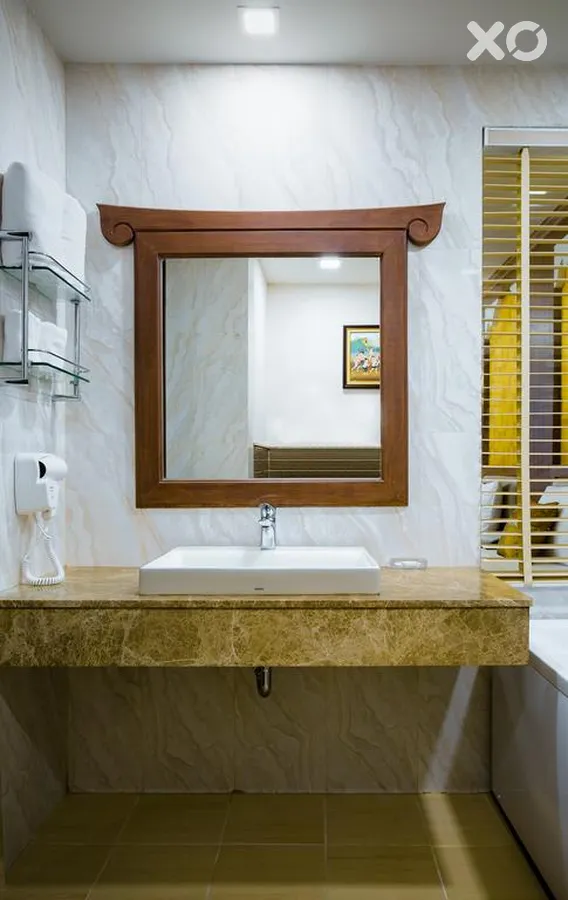 Aiyara Palace Hotel