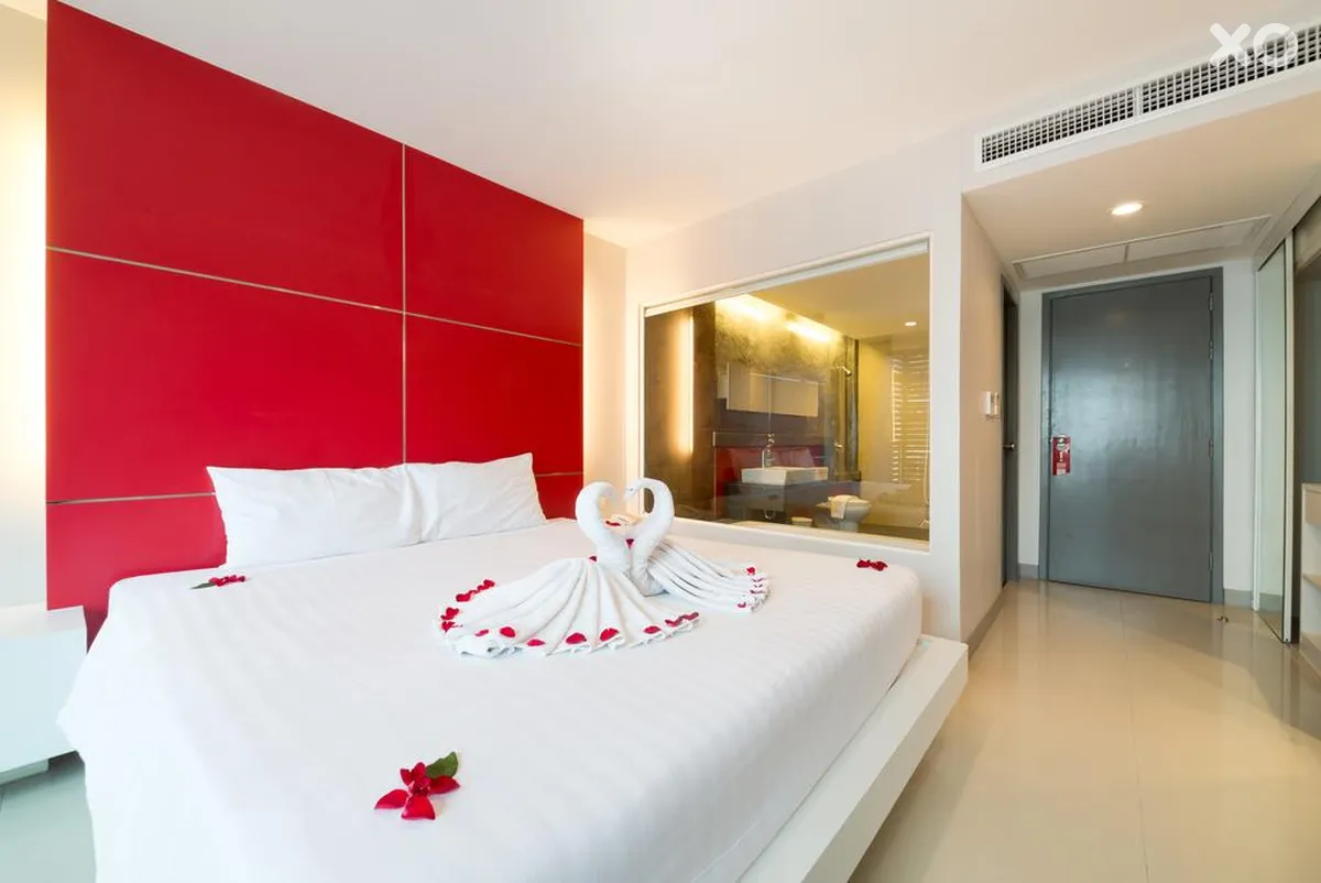 Alfresco Phuket Hotel