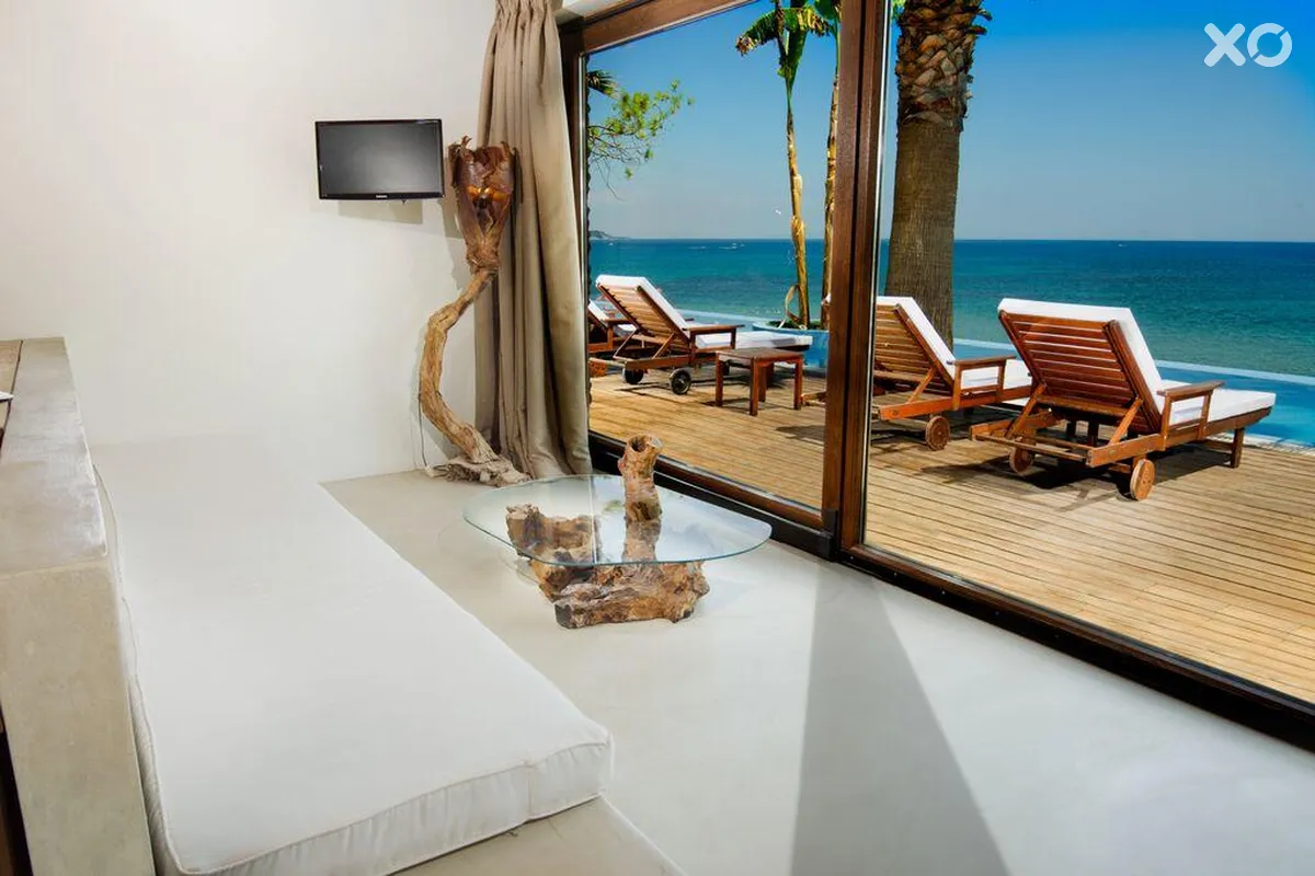 Gloria Maris Hotel Suites & Villa