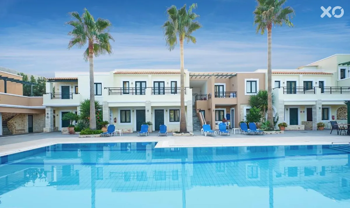 Dionysos Apartments & Studios