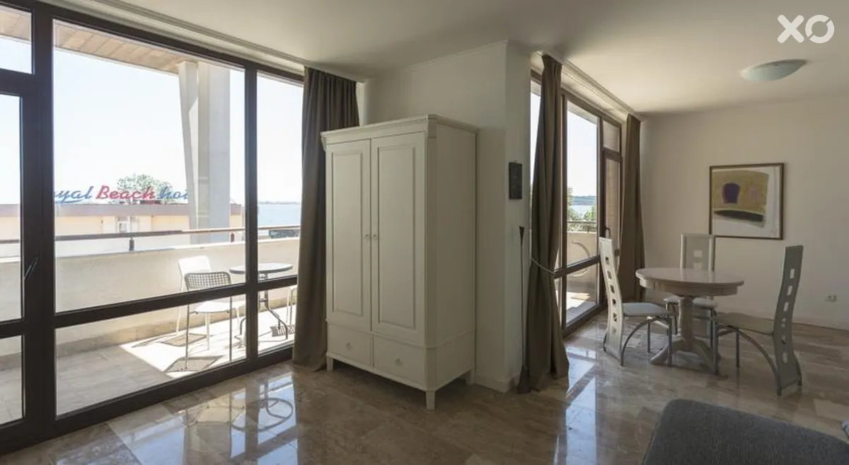 Apolonia Resort