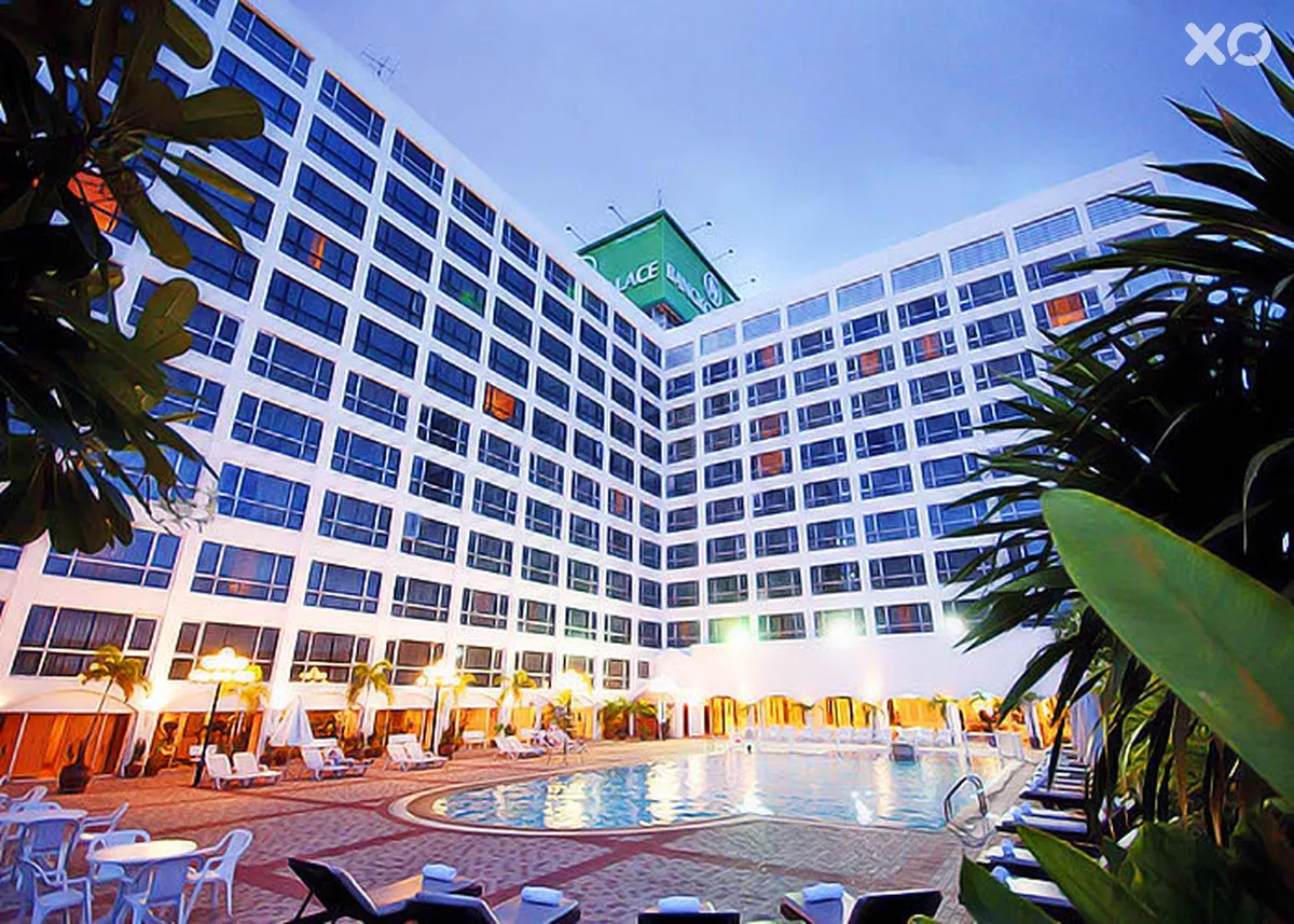 Bangkok Palace Hotel
