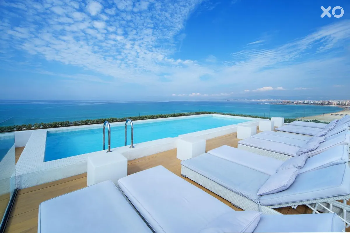 HM Tropical Hotel