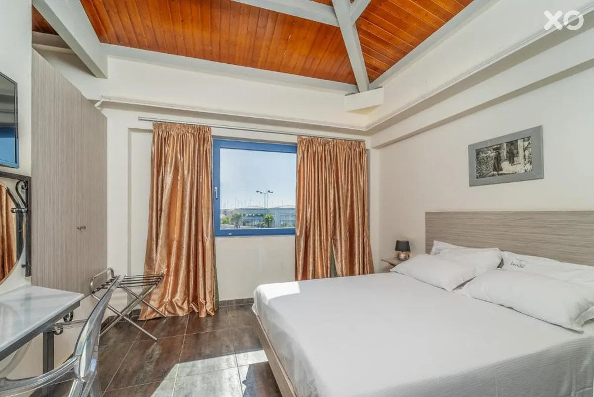 Ianos Hotel