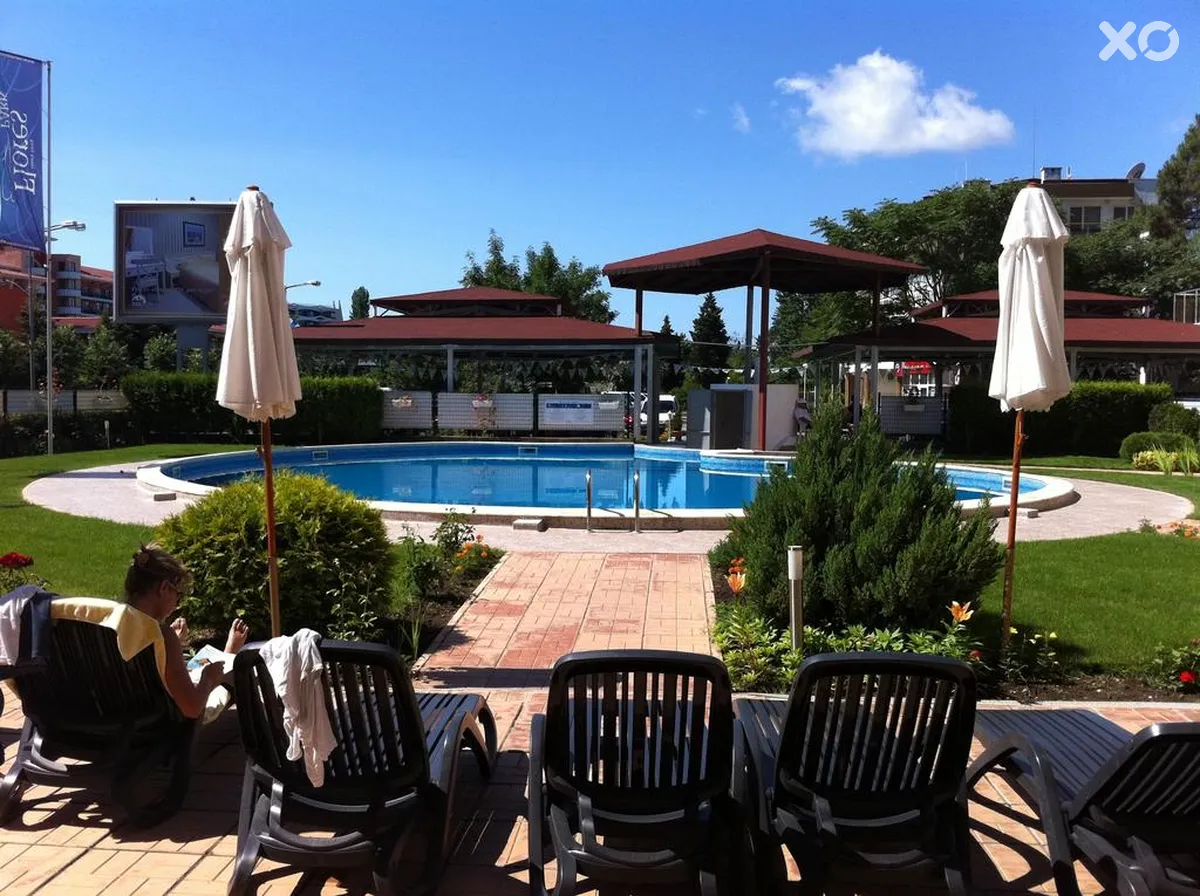 Flores Park Apartments