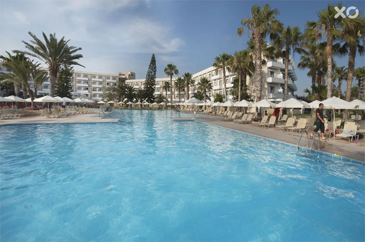 Louis Phaethon Beach