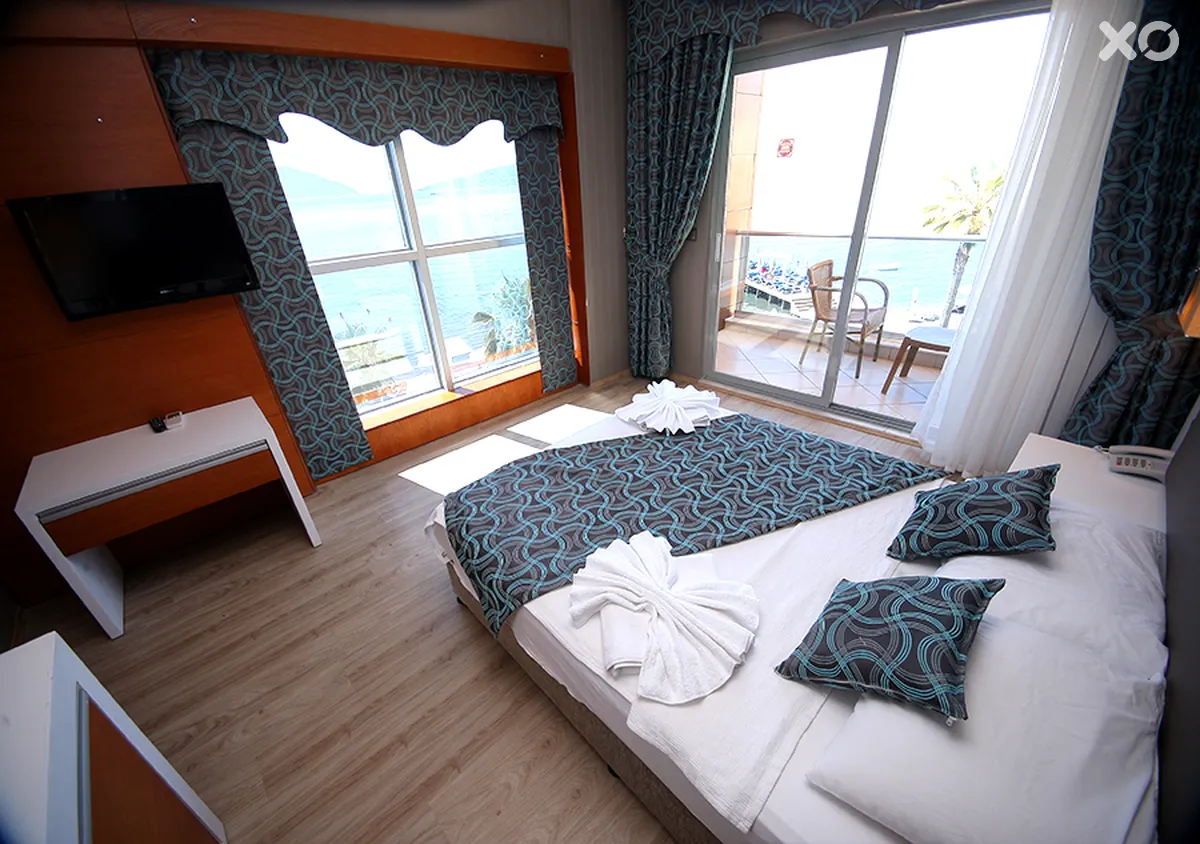 Point Beach Hotel