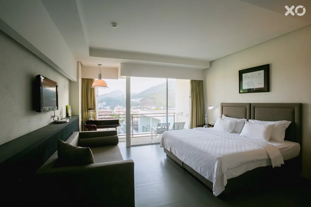 Sugar Palm Grand Hillside