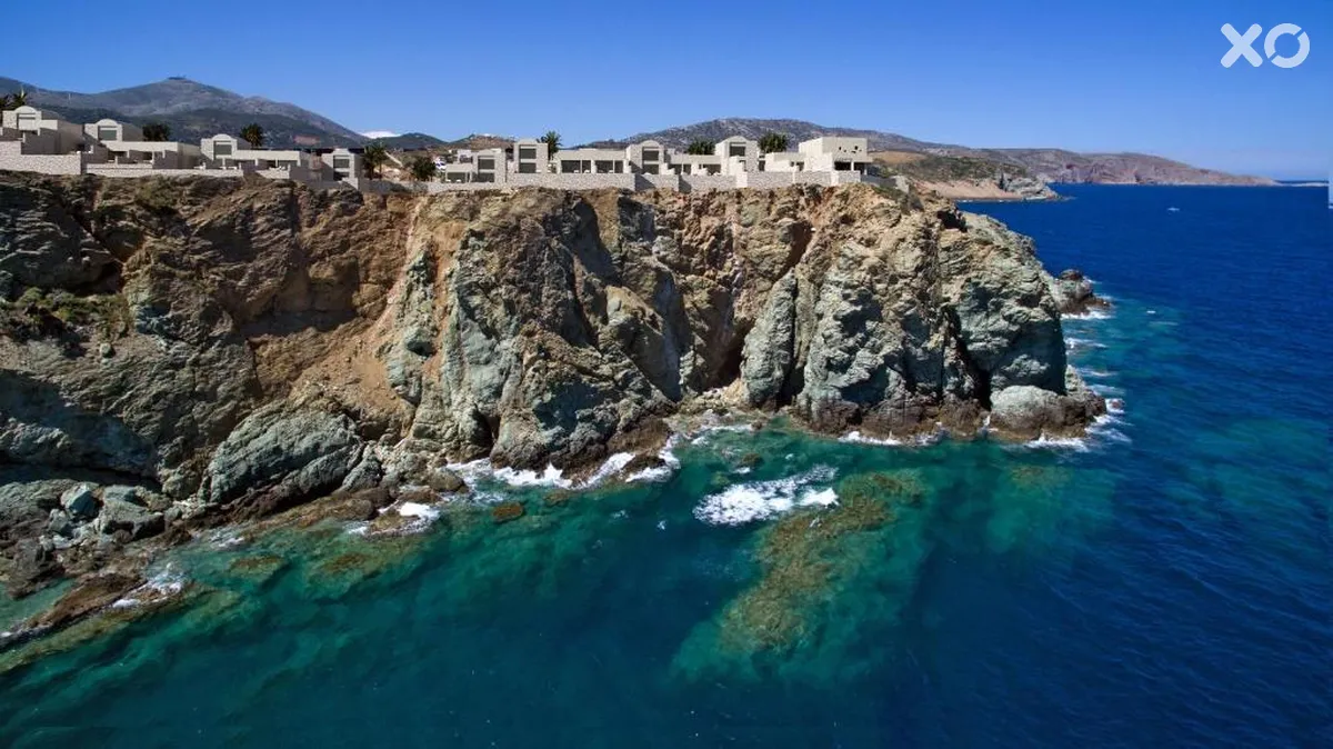 Acro Suites