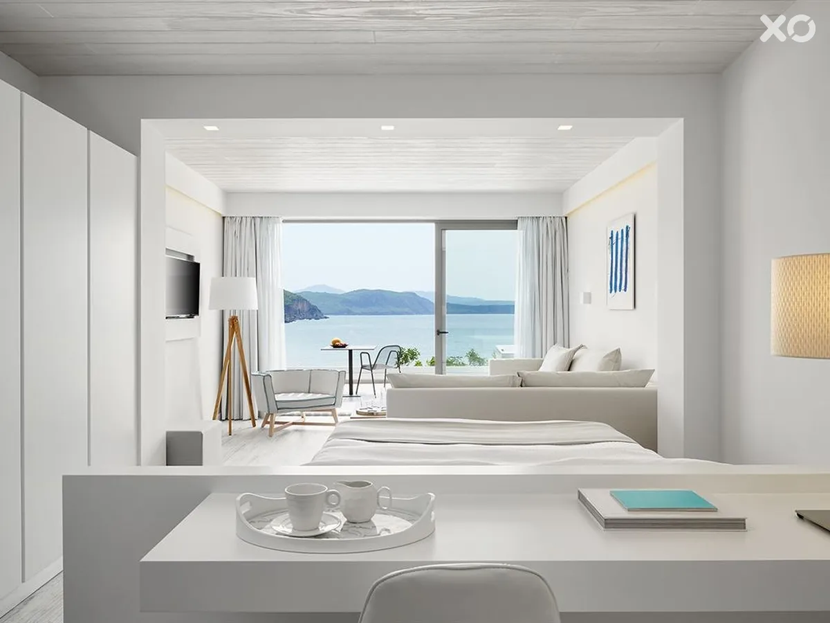 Lichnos Beach Hotel & Suites
