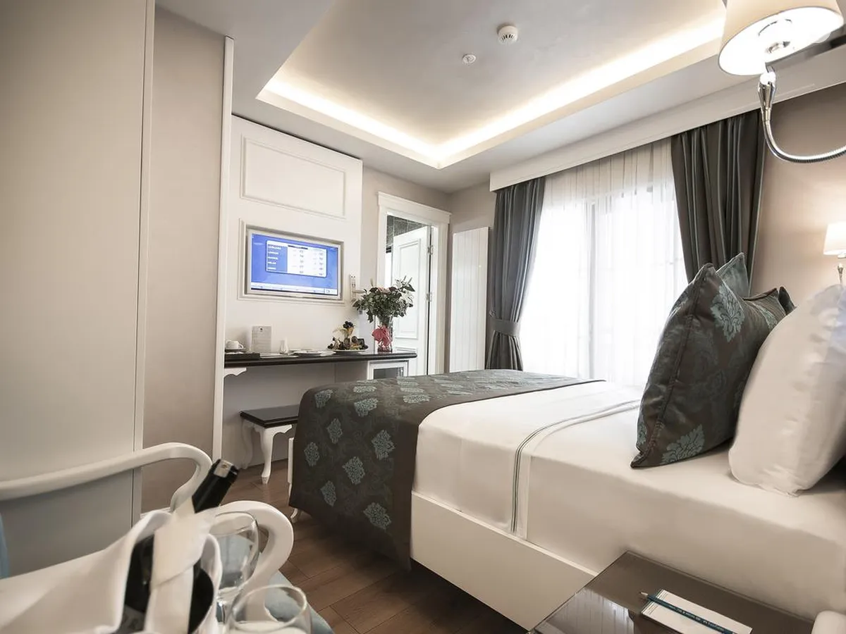 Antusa Palace Hotel & Spa