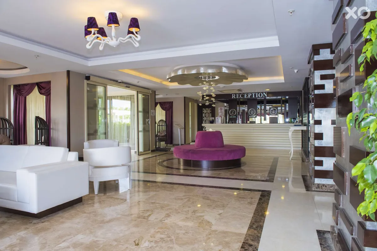 Adella Side Hotel