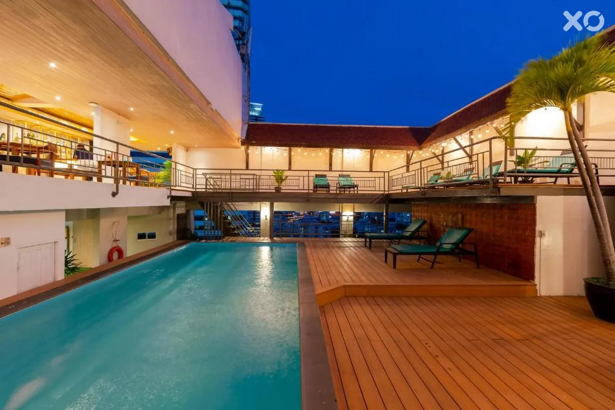 Pinnacle Lumpinee Park Hotel