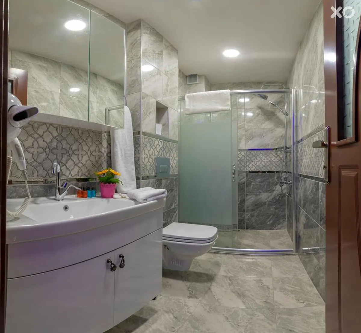 Raimond Hotel