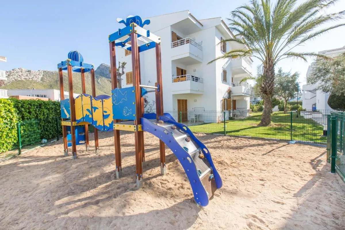 Flora Apartments