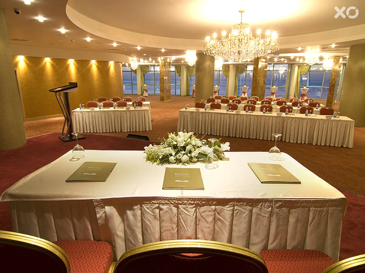 Charisma De Luxe Hotel