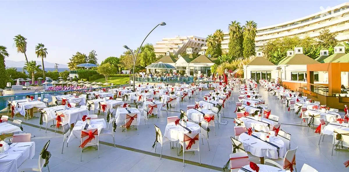 The Grand Blue Sky International Hotel