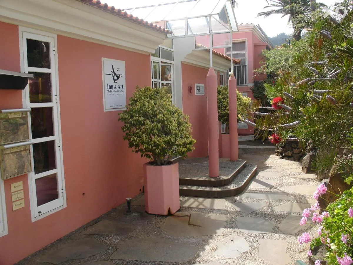 Inn & Art Gallery