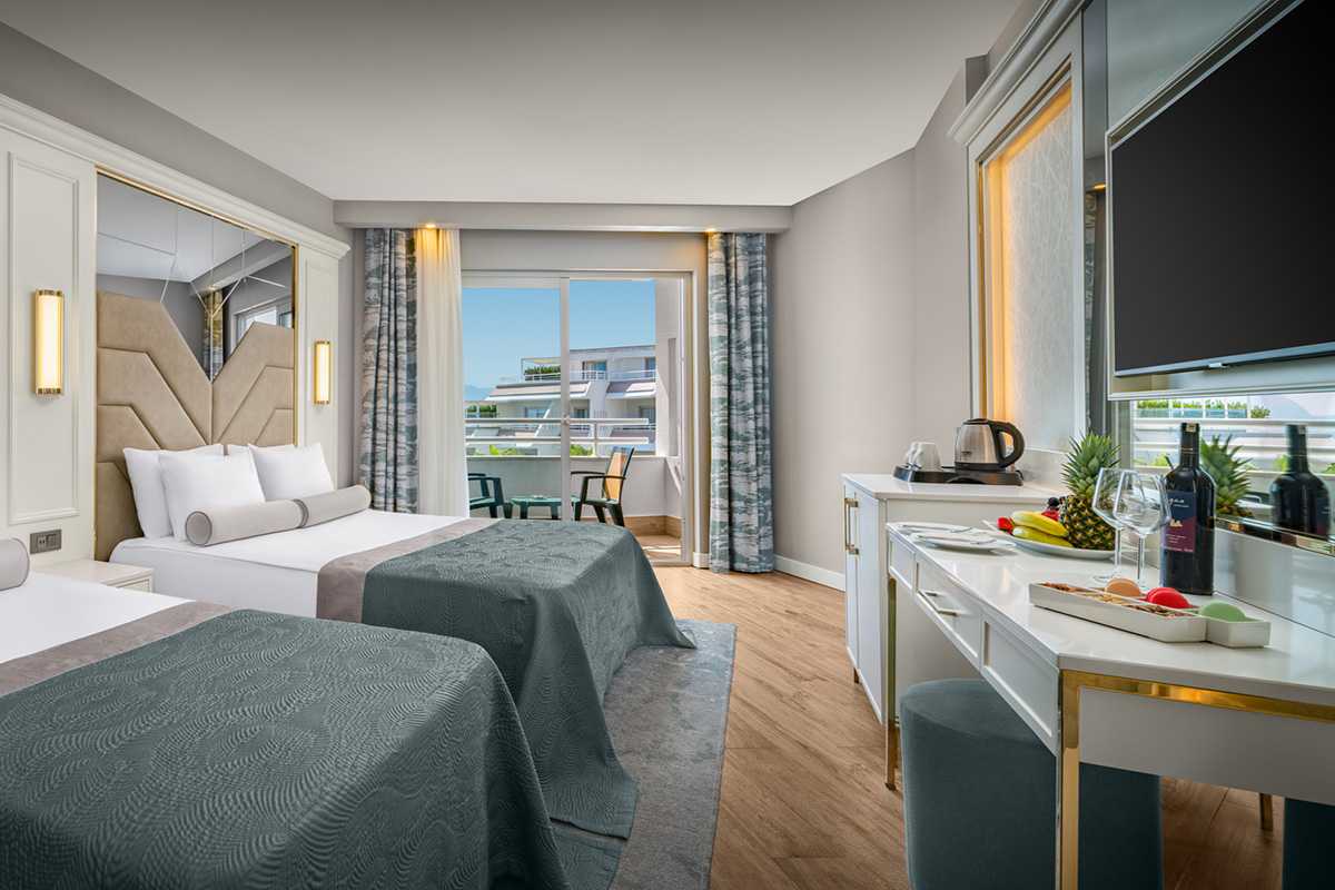 Туреччина для родинних історій і спогадів! Басейн, спа-центр та прогулянки узбережжям