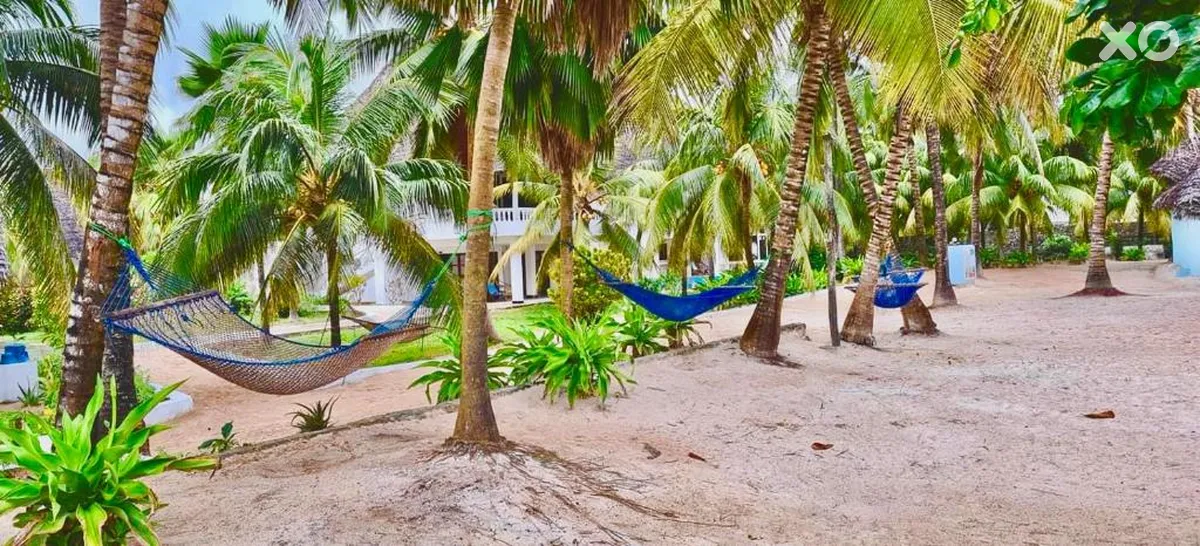 Mambo Beach Villas